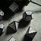 Q Workshop - Celtic 3D Revised Black & white Dice Set - Tärningar